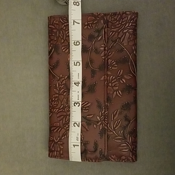 Rising Sun Embossed Leather Wallet NWOT Women's - Picture 7 of 7